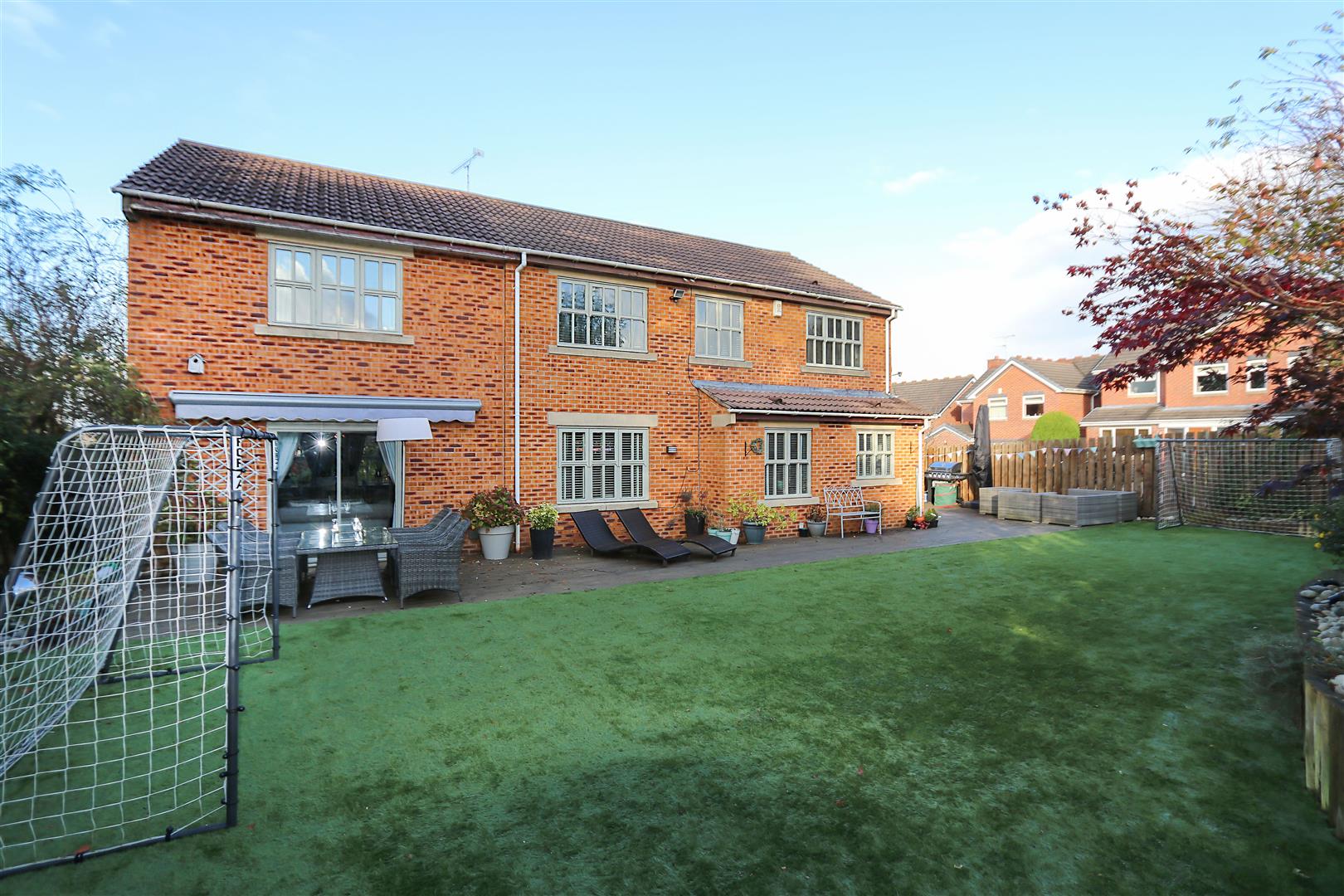 Halesworth Close, Walton, Chesterfield, S40 3LW Dales and Peaks